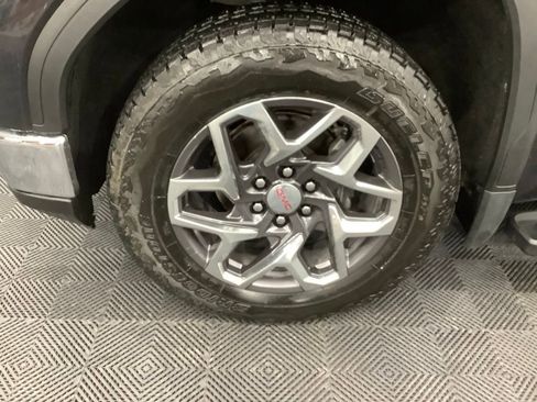Used 2022 GMC Sierra 1500 SLT w/ X31 Off-Road Package image 2