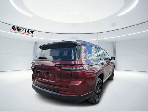 New 2025 Jeep Grand Cherokee L Altitude image 3