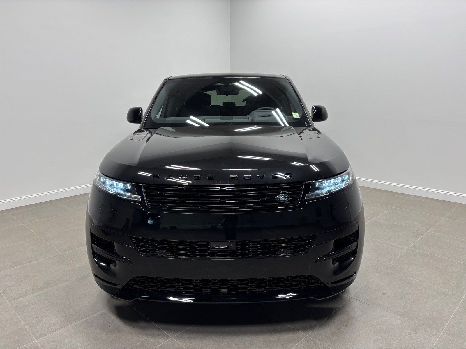 New 2027 Land Rover Range Rover Sport Dynamic SE AWD/4WD image 3