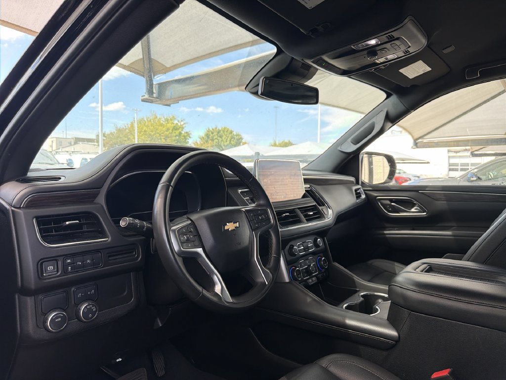 Used 2024 Chevrolet Suburban LT RWD image 7