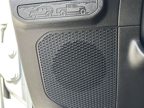 Used 2025 Jeep Wrangler Unlimited Rubicon AWD/4WD image 17