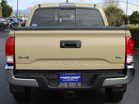 Used 2016 Toyota Tacoma SR5 w/ SR5 Appearance Package (SN) image 5