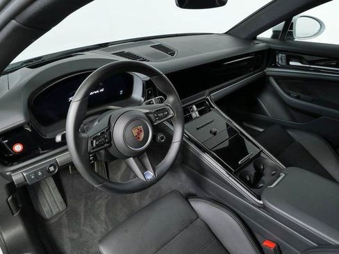 Certified 2024 Porsche Panamera 4 AWD/4WD image 4