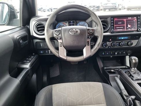 Used 2021 Toyota Tacoma TRD Off-Road w/ Technology Package AWD/4WD image 23