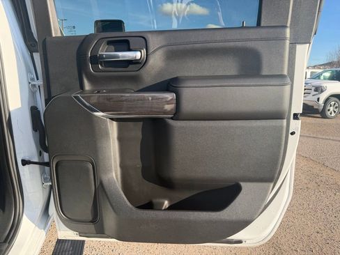 Used 2020 Chevrolet Silverado 2500 LTZ w/ Z71 Off-Road Package image 24