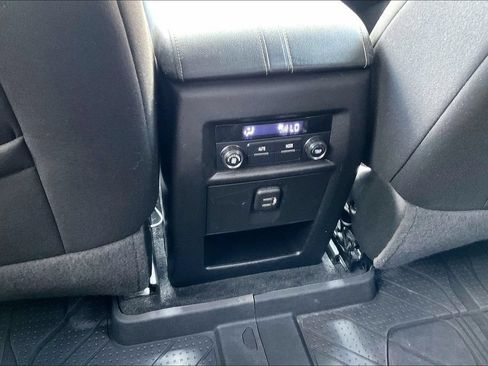 Used 2021 Chevrolet Traverse LT w/ LPO, Floor Liner Package AWD/4WD image 30