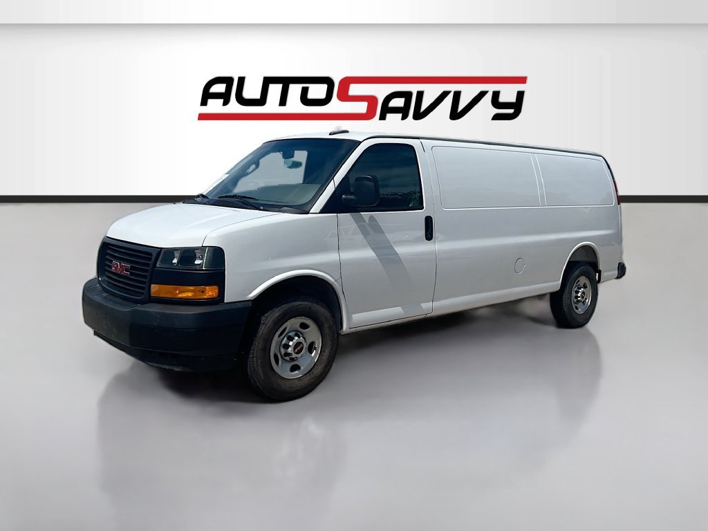 Used 2025 GMC Savana 3500 Extended RWD image 3