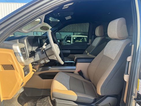 Used 2024 Ford F250 XLT w/ FX4 Off-Road Package image 15