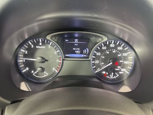 Used 2017 Nissan Altima 2.5 SR w/ Midnight Edition Package FWD image 16