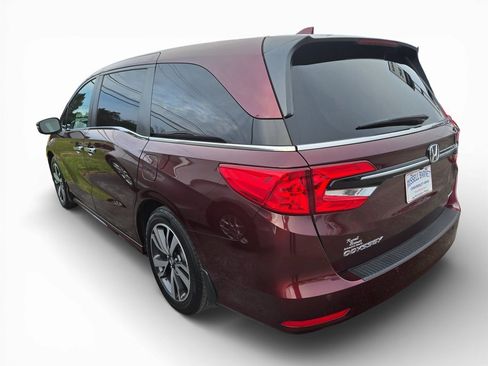 Used 2021 Honda Odyssey Touring image 3