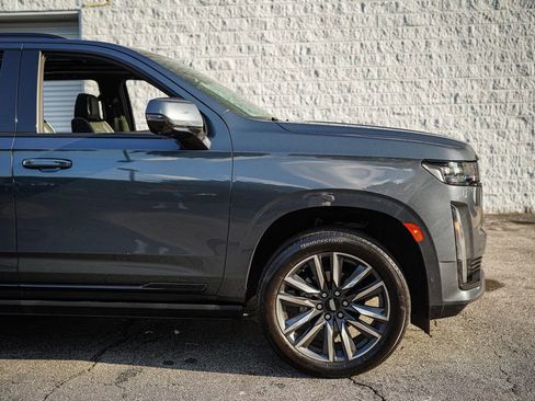 Used 2021 Cadillac Escalade Sport w/ Driver Assist Tech Package AWD/4WD image 16