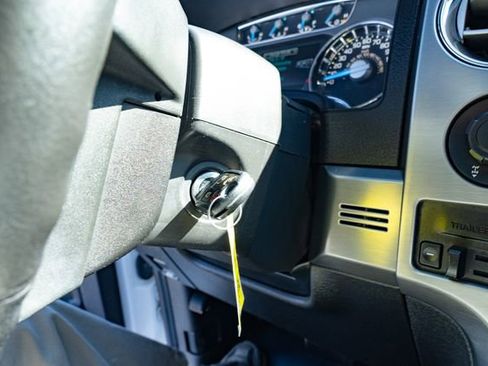 Used 2014 Ford F150 Limited image 23