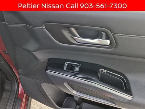 Certified 2025 Nissan Pathfinder SL w/ SL Premium Package FWD image 16