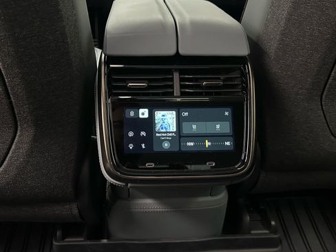 Used 2026 Rivian R1T Premium Quad AWD/4WD image 39