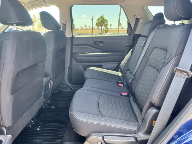 Used 2025 Nissan Pathfinder SV FWD image 25