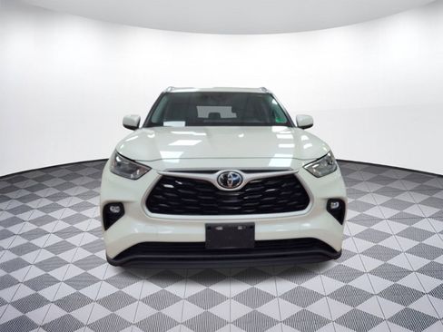 Used 2020 Toyota Highlander XLE image 5