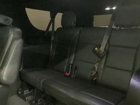 Used 2021 Chevrolet Suburban Z71 w/ Luxury Package AWD/4WD image 8