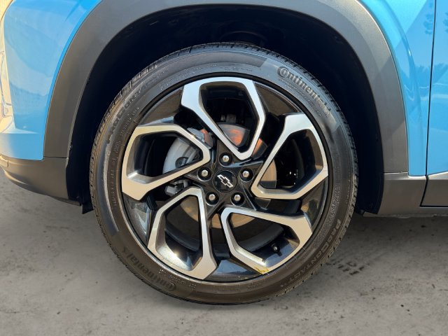 Used 2025 Chevrolet Trax RS w/ Sunroof Package FWD image 9