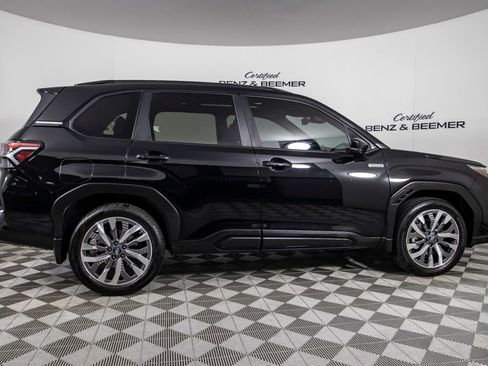 Used 2025 Subaru Forester Touring w/ Touring Package AWD/4WD image 4