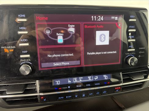 Used 2021 Toyota Sienna XLE image 23