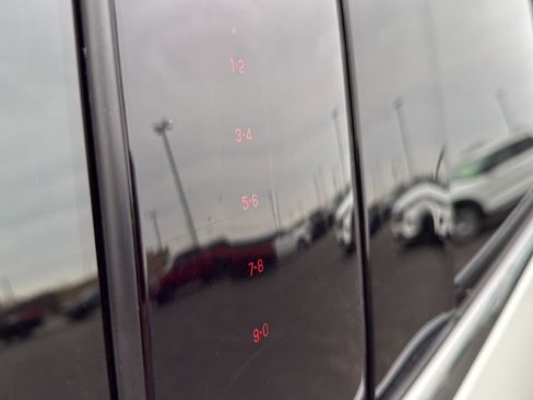 Used 2023 Ford Expedition Limited image 23