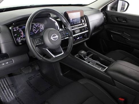 Certified 2025 Nissan Pathfinder SV FWD image 20