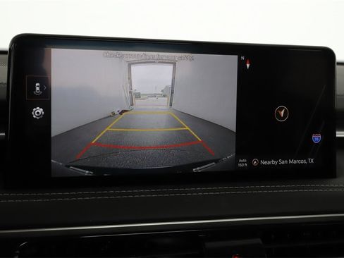 Used 2025 Genesis G70 2.5T image 25