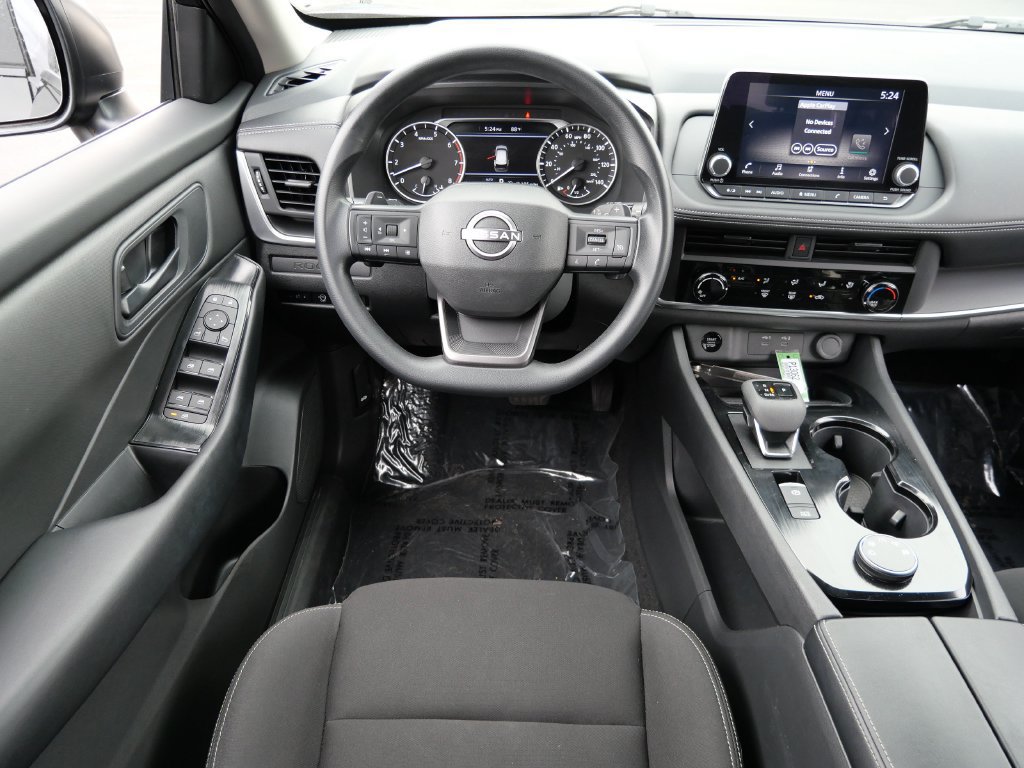 Used 2025 Nissan Rogue S AWD/4WD image 12