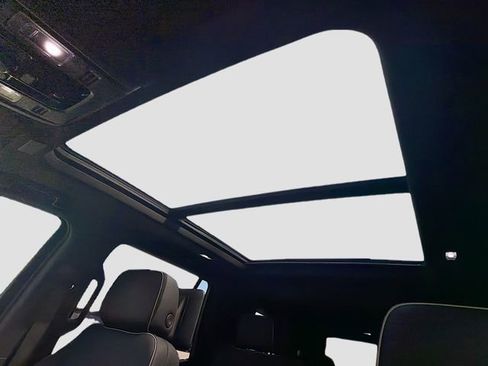 Used 2026 Chevrolet Tahoe Premier RWD image 29