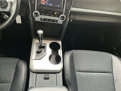 Used 2013 Toyota Camry SE image 23