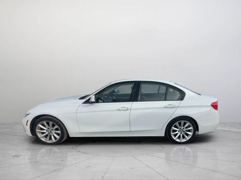 Used 2018 BMW 320i Sedan image 2