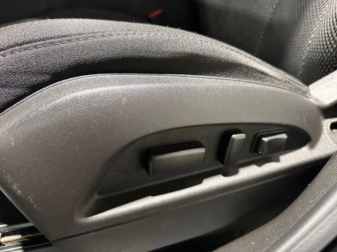 Used 2017 Chevrolet Equinox LT w/ Convenience Package image 22