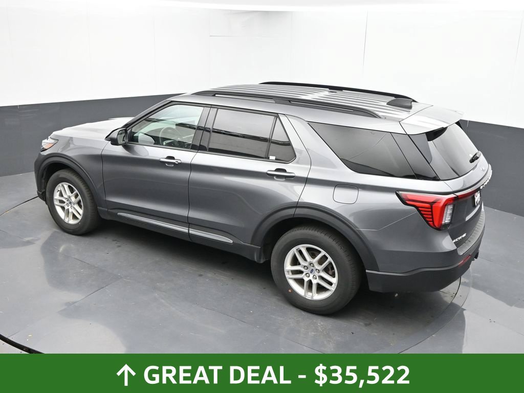 Used 2025 Ford Explorer Active AWD/4WD image 39