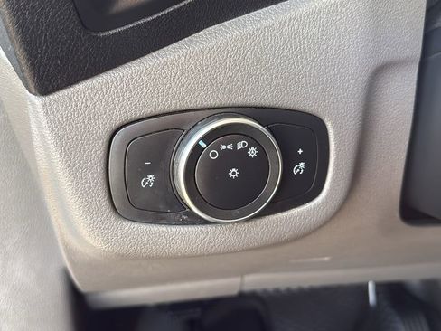 Used 2020 Ford Transit Connect XL image 24