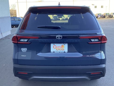New 2026 Toyota Grand Highlander Platinum image 10