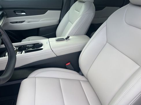 Used 2025 Nissan Murano SV image 8