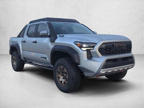 Used 2025 Toyota Tacoma 4x4 Double Cab Hybrid image 3
