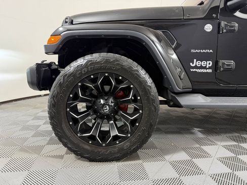 Used 2018 Jeep Wrangler Unlimited Sahara image 11