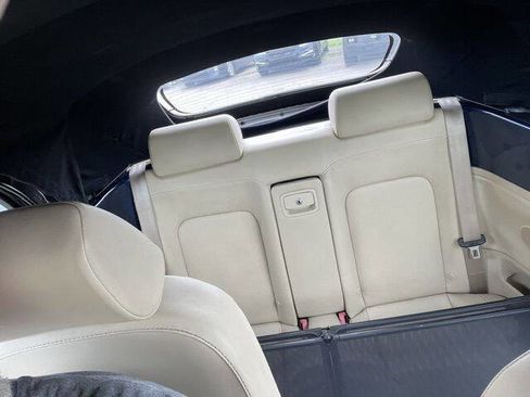 Used 2006 Volkswagen Beetle Convertible w/ Package 1 FWD image 12