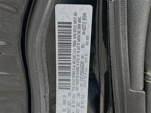 Used 2017 Jeep Cherokee Latitude w/ Cold Weather Group image 28