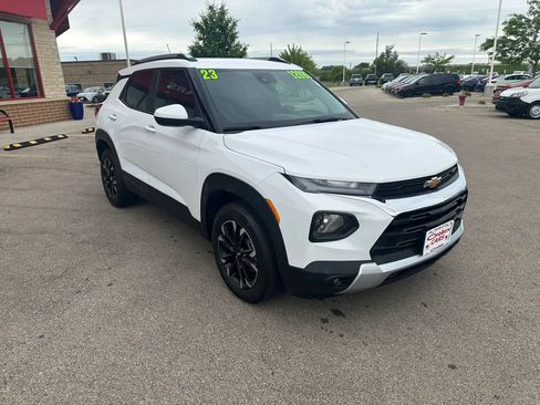 Used 2023 Chevrolet TrailBlazer LT AWD/4WD image 3