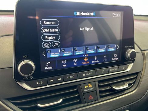 Used 2024 Nissan Altima 2.5 SV FWD image 24