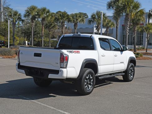 Used 2021 Toyota Tacoma TRD Off-Road w/ Technology Package image 3