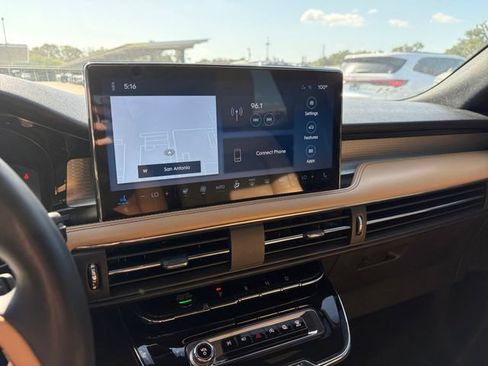 Used 2023 Lincoln Corsair Reserve FWD image 10