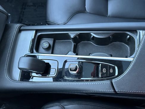 Used 2023 Volvo XC90 B5 Core w/ Protection Package Premier image 35