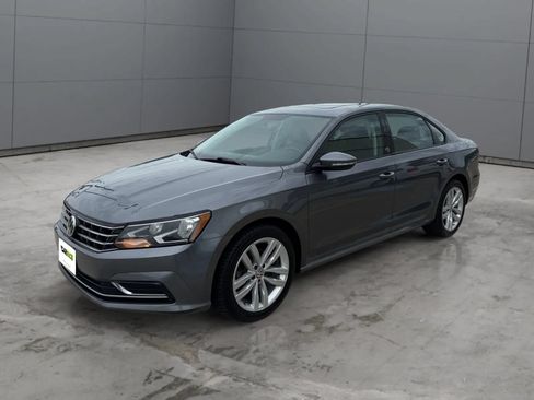 Used 2019 Volkswagen Passat 2.0T Wolfsburg FWD image 6
