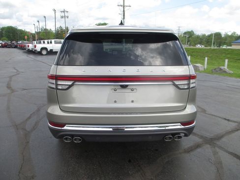 Used 2023 Lincoln Aviator Reserve w/ Equipment Group 201A AWD/4WD image 7