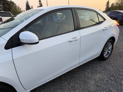 Used 2014 Toyota Corolla LE FWD image 13