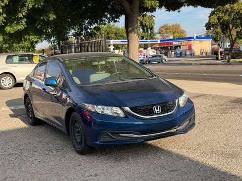Used 2013 Honda Civic LX image 2