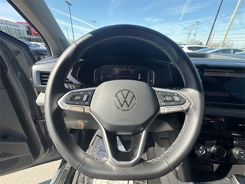 Used 2024 Volkswagen Taos SEL image 14